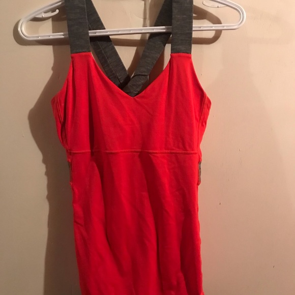 Lululemon top Never worn size 8 - Picture 1 of 2